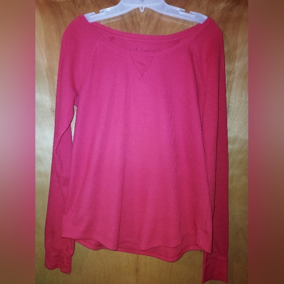 Pink brand top - Picture 2 of 5